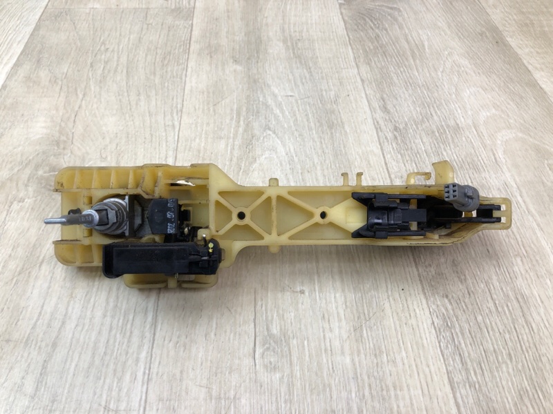 Ручка двери наружная передняя левая SONATA YF 10-14 2012 2.4 G4KK Ручка двери наружная передняя левая SONATA YF 10-14 2012 2.4 G4KK