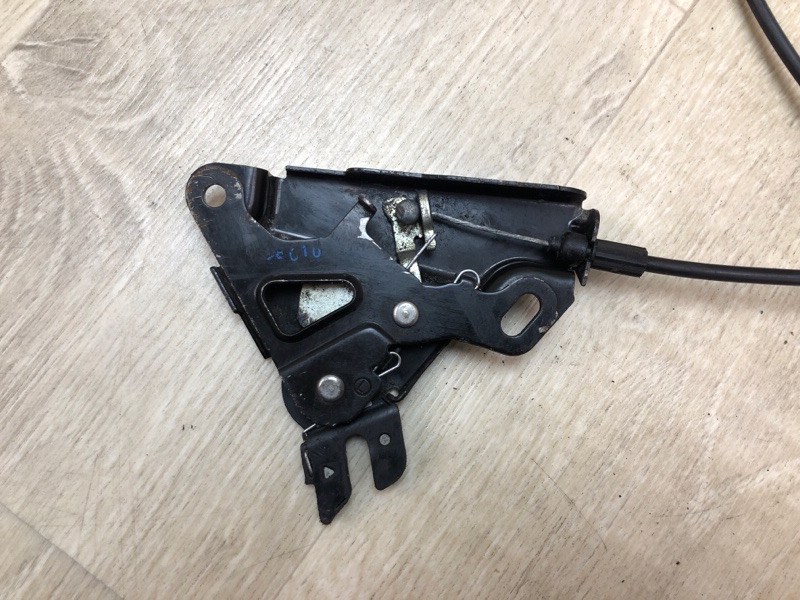 Замок двери задний левый SIENNA 11-16 2011 3.5 2GR-FE