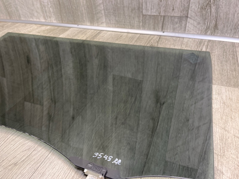 Стекло двери заднее правое SIENNA 11-16 2011 3.5 2GR-FE