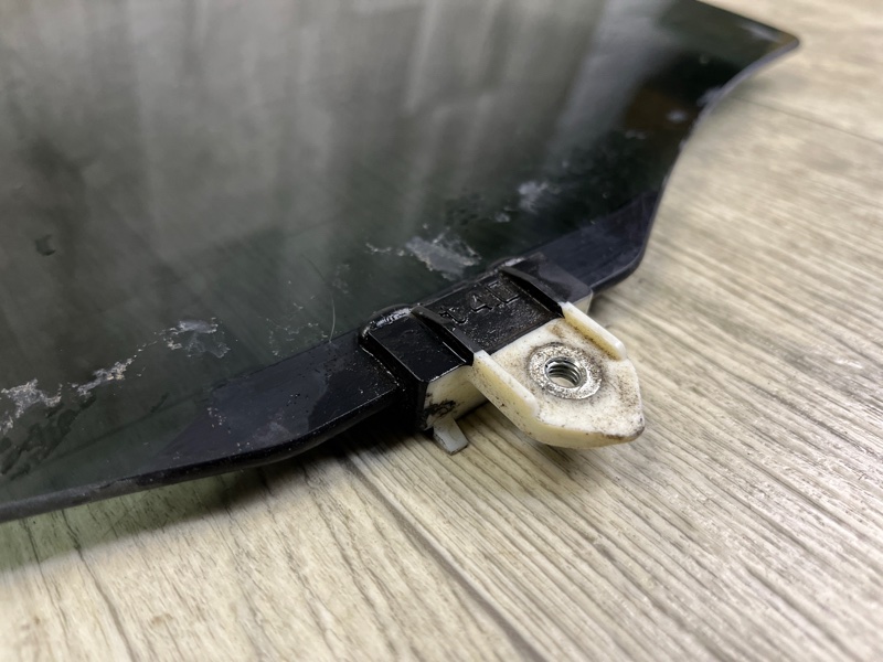 Стекло двери заднее левое SIENNA 11-16 2011 3.5 2GR-FE