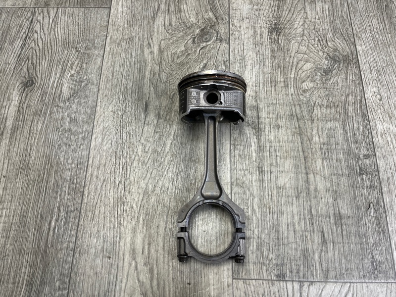 Запчасть шатун ACURA TLX 17-20 3.5 J35Y6 13210-5J6-A00 Б/У Шатун ACURA TLX 17-20 3.5 J35Y6 13210-5J6-A00 Б/У