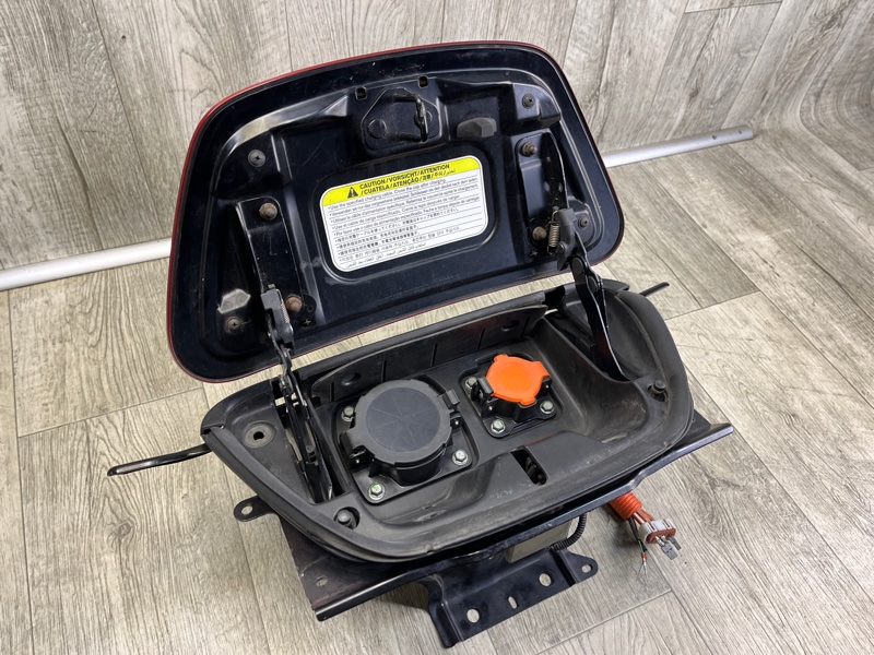 Зарядное гнездо (розетка) NISSAN LEAF 10-17