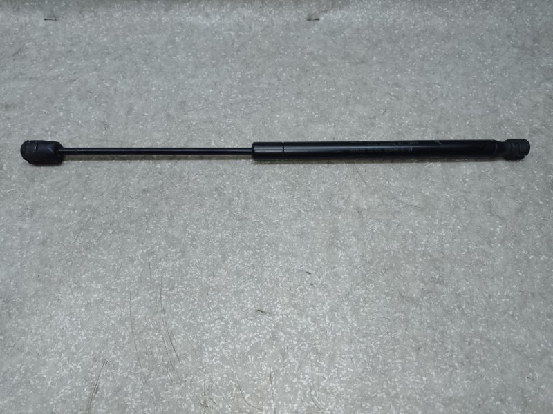 Запчасть амортизатор капота JEEP CHEROKEE 14- 2014 3.2 EHB 68156156AB Б/У Амортизатор капота JEEP CHEROKEE 14- 2014 3.2 EHB 68156156AB Б/У