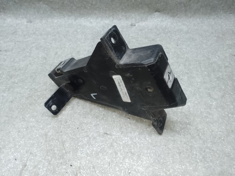 Запчасть крепление радиатора левое JEEP CHEROKEE 14- 2014 3.2 EHB 68144541AA Б/У Крепление радиатора левое JEEP CHEROKEE 14- 2014 3.2 EHB 68144541AA Б/У