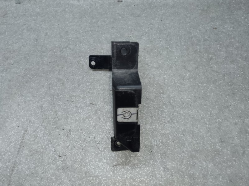 Крепление радиатора левое JEEP CHEROKEE 14- 3.2 EHB Крепление радиатора левое JEEP CHEROKEE 14- 3.2 EHB