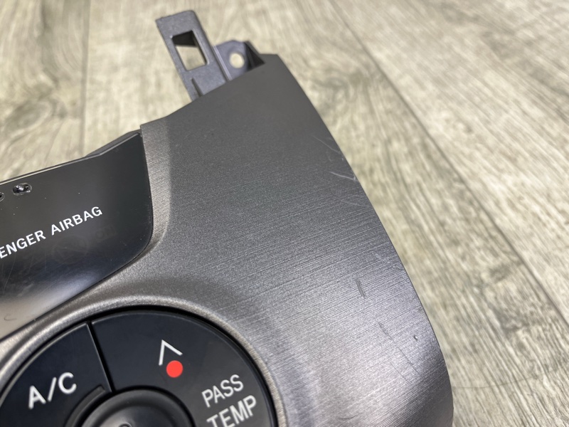 Блок управления печкой RAV4 05-12