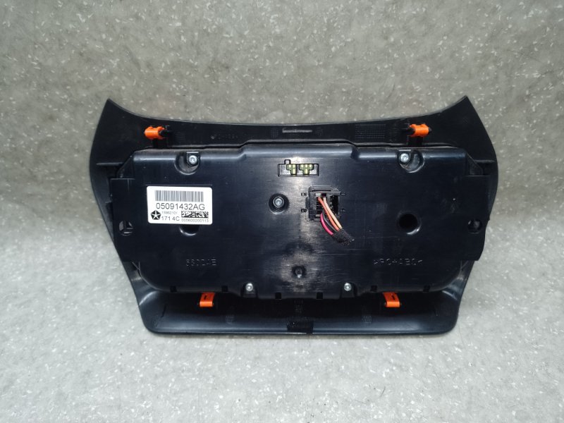 Блок управления печкой CHEROKEE 14- 2014 3.2 EHB