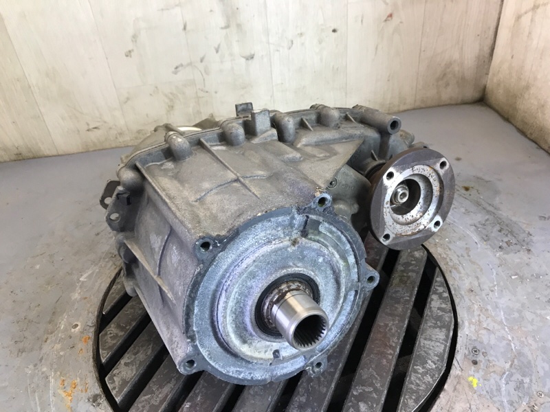 Раздаточная коробка H3 05-10 2006 L52 3.5 L