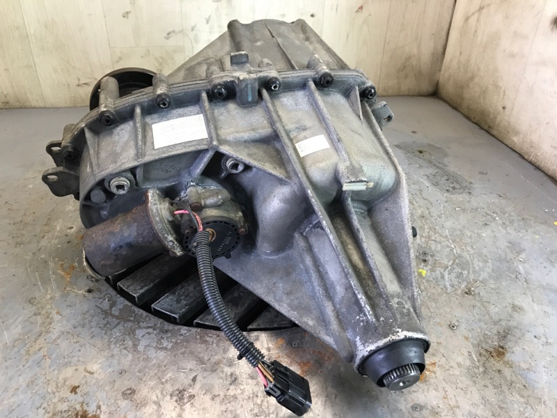 Раздаточная коробка H3 05-10 2006 L52 3.5 L