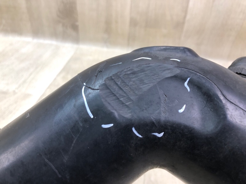 Патрубок воздушного фильтра JETTA USA 10-17 2010 CBTA 2.5L