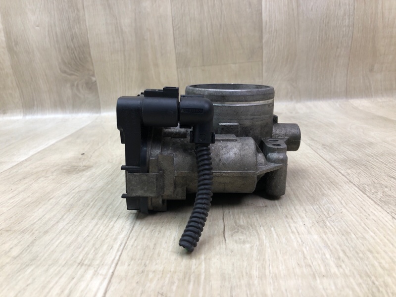 Дроссельная заслонка JETTA USA 10-17 2010 CBTA 2.5L