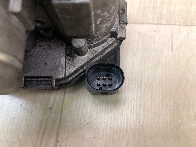 Дроссельная заслонка JETTA USA 10-17 2010 CBTA 2.5L