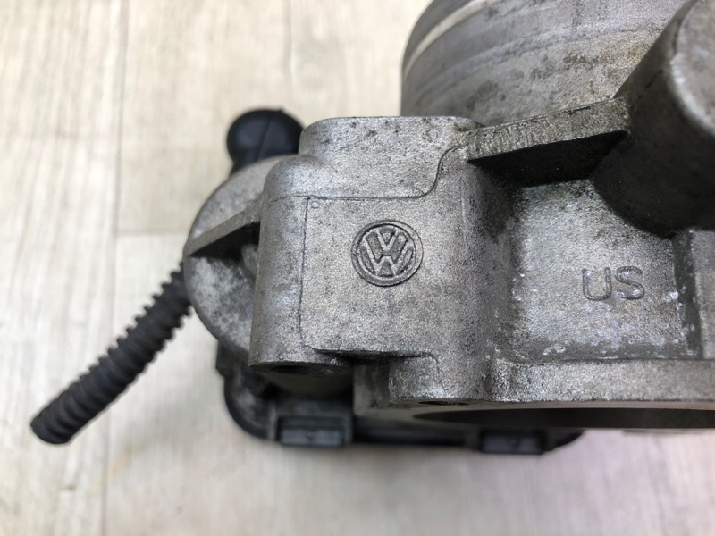 Дроссельная заслонка JETTA USA 10-17 2010 CBTA 2.5L