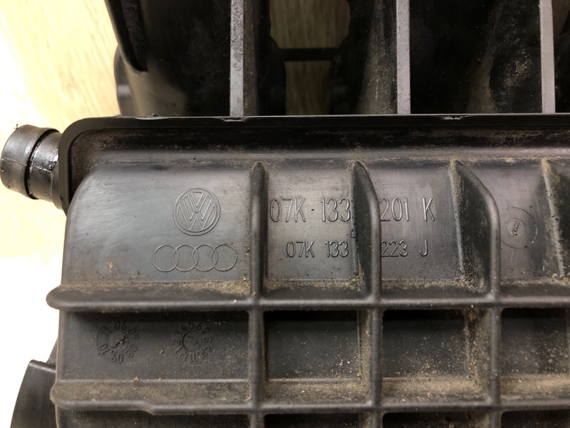 Коллектор впускной JETTA USA 10-17 2010 CBTA 2.5L Коллектор впускной JETTA USA 10-17 2010 CBTA 2.5L