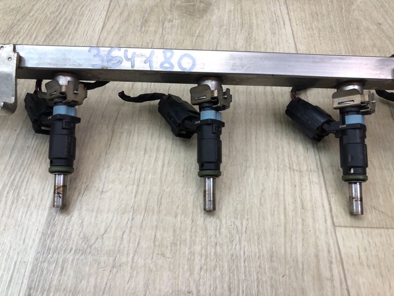 Форсунка топливная JETTA USA 10-17 2010 CBTA 2.5L Форсунка топливная JETTA USA 10-17 2010 CBTA 2.5L