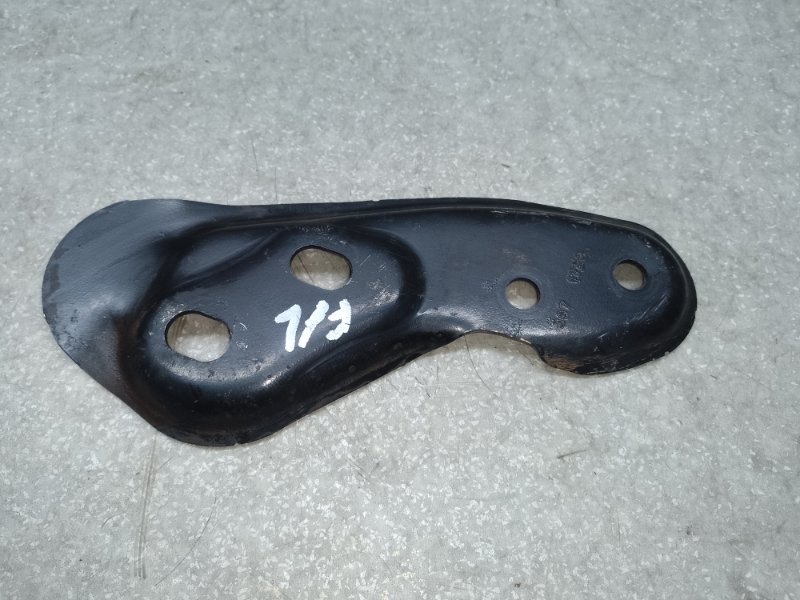 Крепление балки подвески переднее левое CHEROKEE 14- 2014 3.2 EHB Крепление балки подвески переднее левое CHEROKEE 14- 2014 3.2 EHB