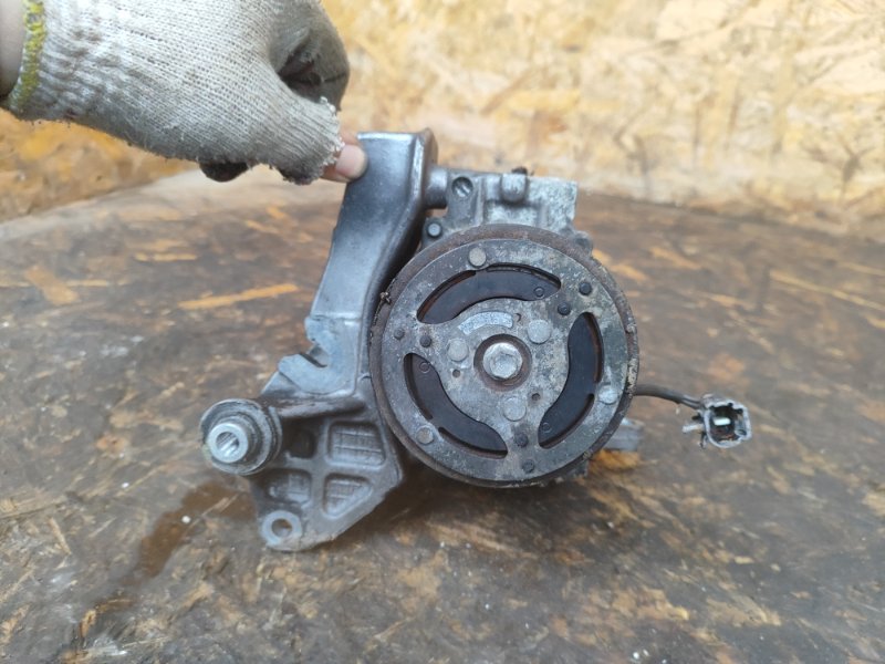 Компрессор кондиционера TRIBECA B9 05-07 Компрессор кондиционера TRIBECA B9 05-07