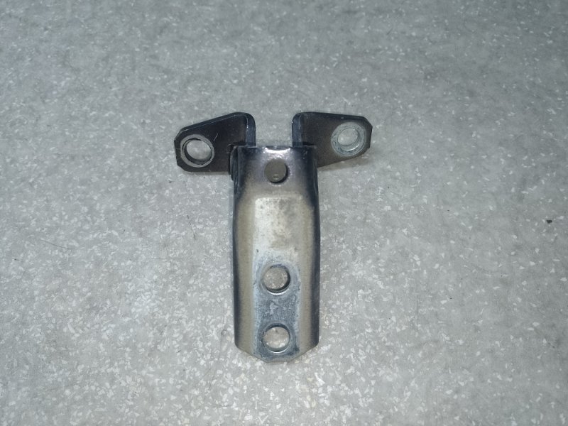 Запчасть петля двери верхняя передняя левая MITSUBISHI ASX / OUTLANDER SPORT 10-21 2.0 4B11 5702A064 Б/У Петля двери верхняя передняя левая MITSUBISHI ASX / OUTLANDER SPORT 10-21 2.0 4B11 5702A064 Б/У