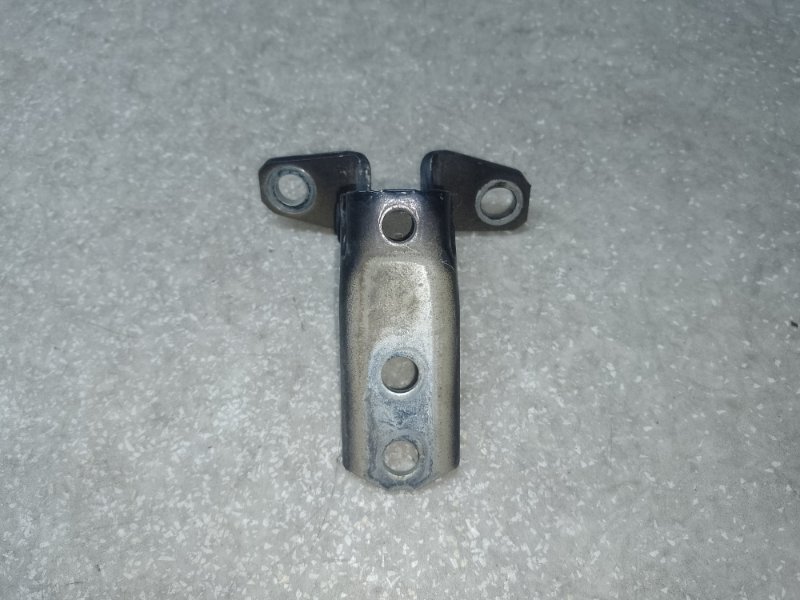 Запчасть петля двери верхняя передняя правая MITSUBISHI ASX / OUTLANDER SPORT 10-21 2.0 4B11 5702A063 Б/У Петля двери верхняя передняя правая MITSUBISHI ASX / OUTLANDER SPORT 10-21 2.0 4B11 5702A063 Б/У