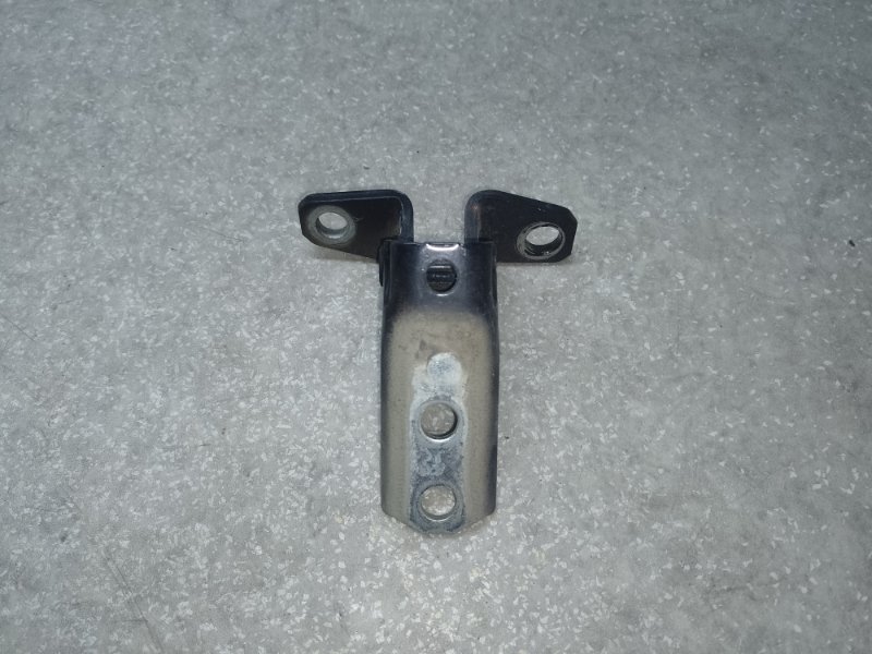 Запчасть петля двери нижняя передняя левая MITSUBISHI ASX / OUTLANDER SPORT 10-21 2.0 4B11 5702A064 Б/У Петля двери нижняя передняя левая MITSUBISHI ASX / OUTLANDER SPORT 10-21 2.0 4B11 5702A064 Б/У