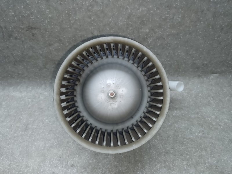 Запчасть моторчик печки MITSUBISHI ASX / OUTLANDER SPORT 10-21 2.0 4B11 7802A239 Б/У Моторчик печки MITSUBISHI ASX / OUTLANDER SPORT 10-21 2.0 4B11 7802A239 Б/У