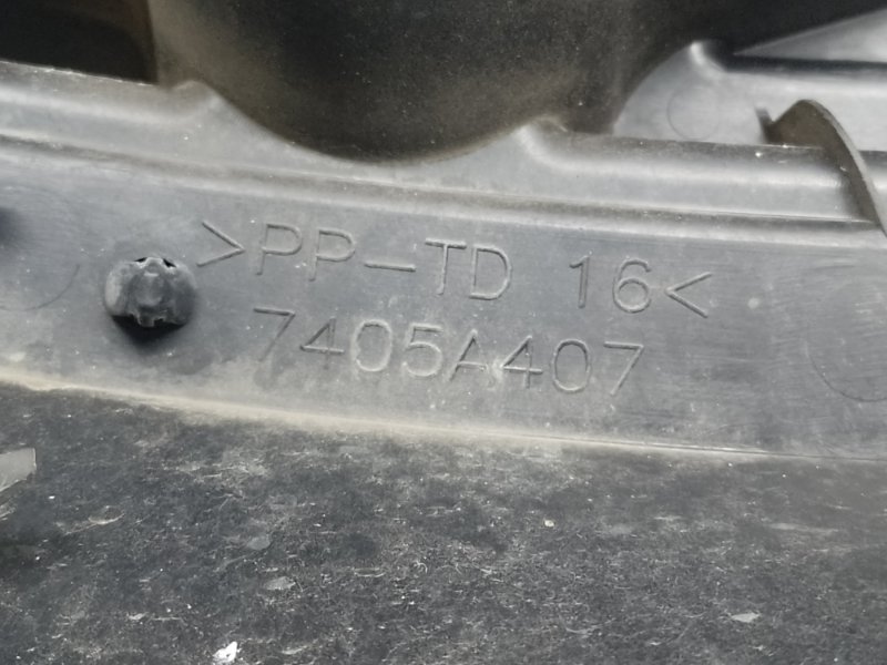 Пластик под лобовое стекло / Жабо левый MITSUBISHI ASX / OUTLANDER SPORT 10-21 2.0 4B11