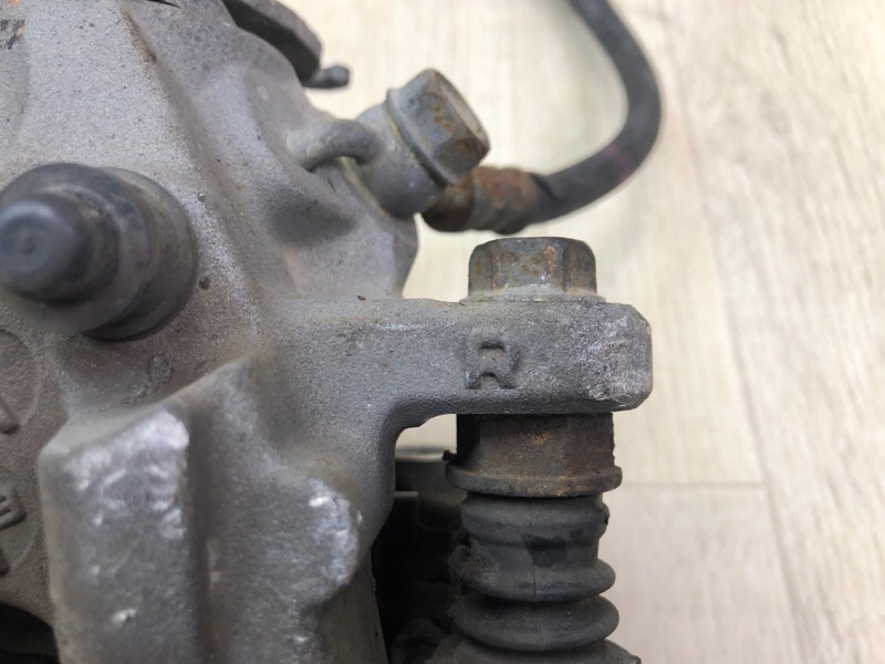 Суппорт тормозной задний правый PRIUS - 30 09-17