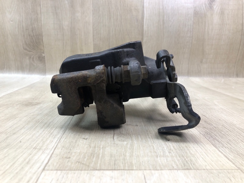 Суппорт тормозной задний левый TOYOTA PRIUS - 30 09-17