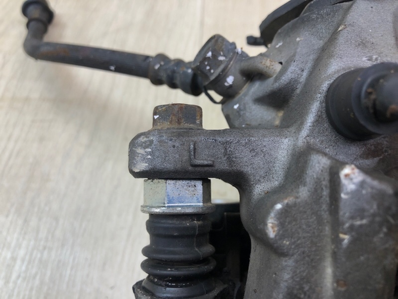 Суппорт тормозной задний левый PRIUS - 30 09-17