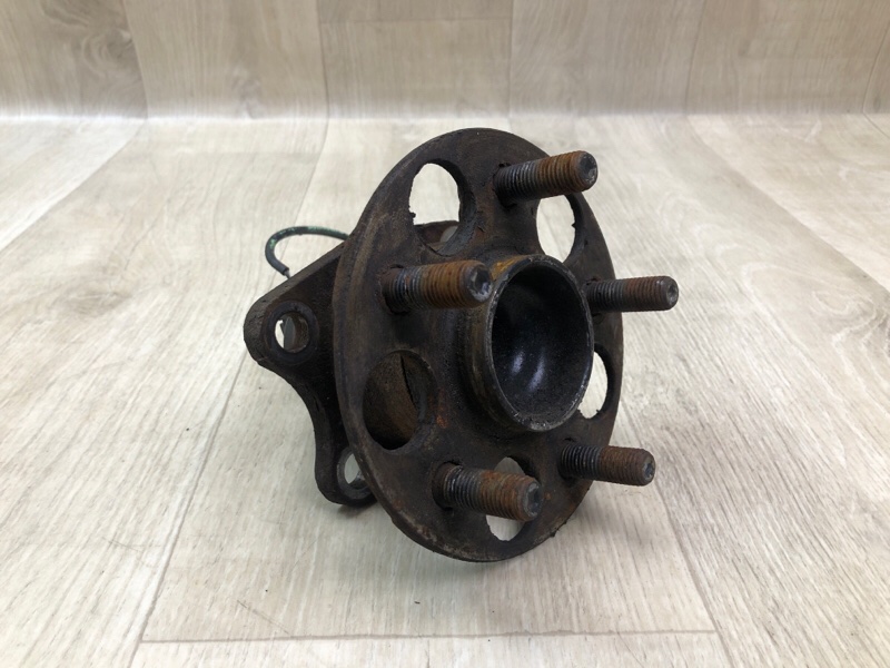 Запчасть ступица задняя TOYOTA PRIUS - 30 09-17 42450-47040 Б/У Ступица задняя TOYOTA PRIUS - 30 09-17 42450-47040 Б/У