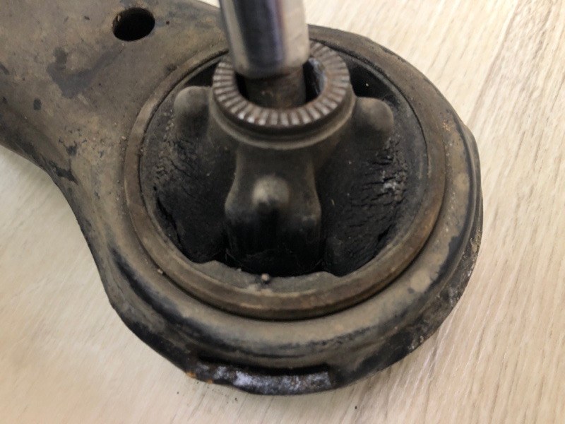 Рычаг передней подвески нижний левый CAMRY 40 06-11 Рычаг передней подвески нижний левый CAMRY 40 06-11