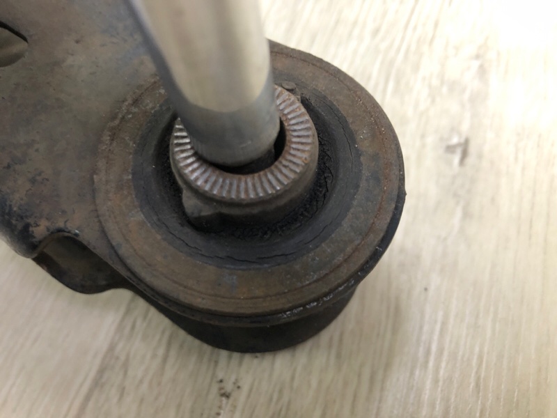 Рычаг задней подвески поперечный нижний правый RAV4 05-12 Рычаг задней подвески поперечный нижний правый RAV4 05-12