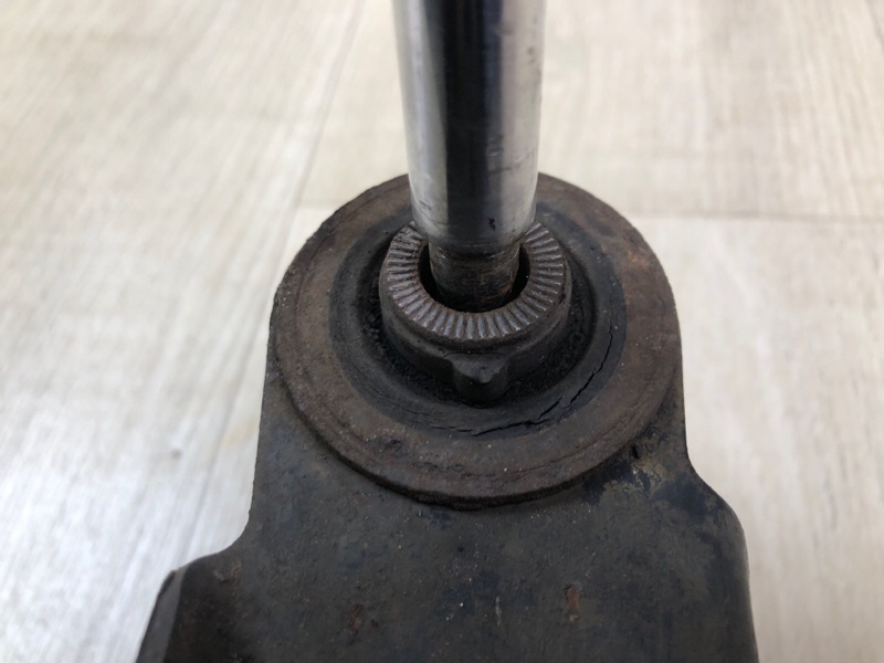 Рычаг задней подвески поперечный нижний левый RAV4 05-12 Рычаг задней подвески поперечный нижний левый RAV4 05-12