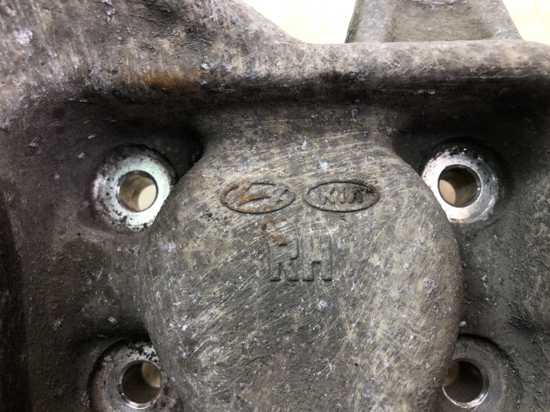 Цапфа задняя правая SONATA YF 10-14 2012 2.4 G4KJ Цапфа задняя правая SONATA YF 10-14 2012 2.4 G4KJ