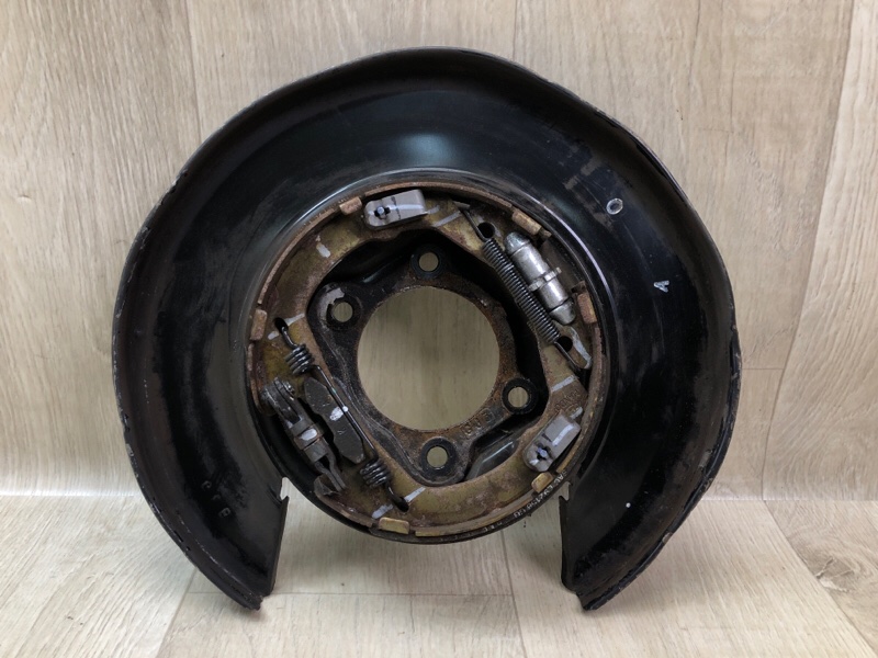 Запчасть тормозной механизм задний правый HYUNDAI SONATA YF 10-14 2012 2.4 G4KJ 582703Q100 Б/У Тормозной механизм задний правый HYUNDAI SONATA YF 10-14 2012 2.4 G4KJ 582703Q100 Б/У