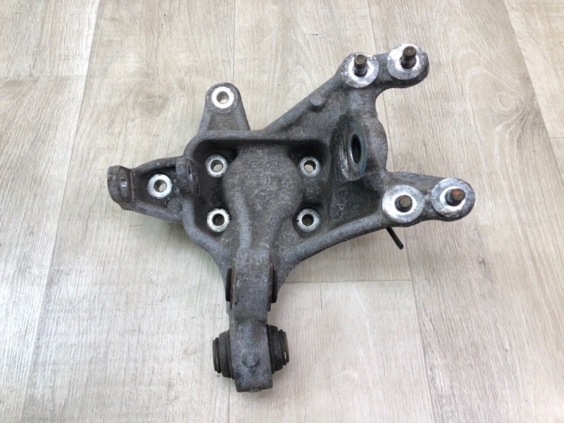 Запчасть цапфа задняя левая HYUNDAI SONATA YF 10-14 2012 2.4 G4KJ 527103Q010 Б/У Цапфа задняя левая HYUNDAI SONATA YF 10-14 2012 2.4 G4KJ 527103Q010 Б/У