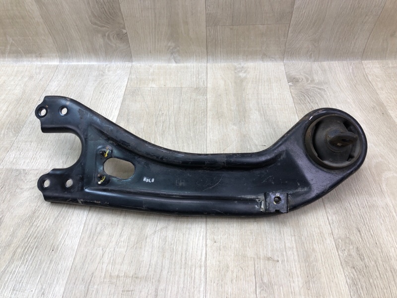 Запчасть рычаг задней подвески продольный левый HYUNDAI SONATA YF 10-14 2012 2.4 G4KJ 552703Q000 Б/У Рычаг задней подвески продольный левый HYUNDAI SONATA YF 10-14 2012 2.4 G4KJ 552703Q000 Б/У