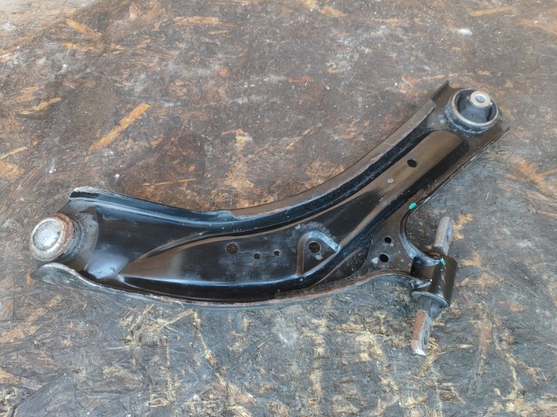 Рычаг передней подвески нижний левый NISSAN X-TRAIL/ROGUE T32 13-20 2.5 QR25DE