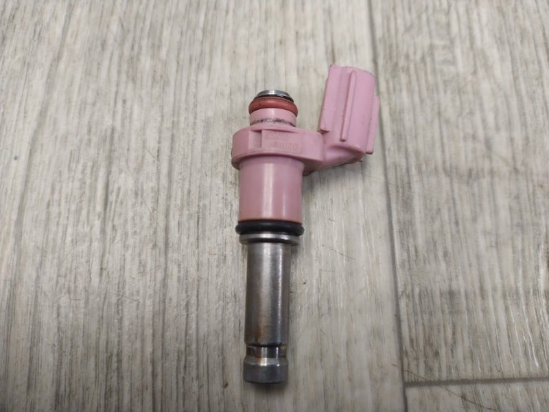 Форсунка топливная LEXUS GS350 GS300 05-11 Седан 3.5 2GR-FSE 23209-31070 Б/У
