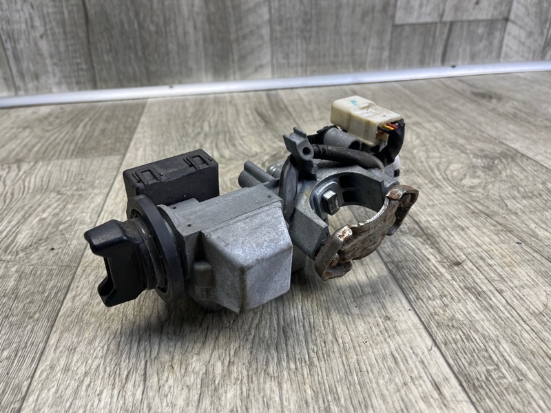 Замок зажигания SUZUKI GRAND VITARA 05-15 2.7 H27A Замок зажигания SUZUKI GRAND VITARA 05-15 2.7 H27A