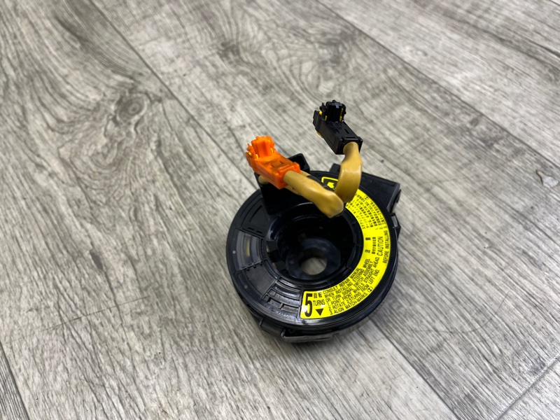 Запчасть шлейф airbag TOYOTA CAMRY 30 02-06 2005 2.4 2AZFE 8430606030 Б/У Шлейф Airbag TOYOTA CAMRY 30 02-06 2005 2.4 2AZFE 8430606030 Б/У