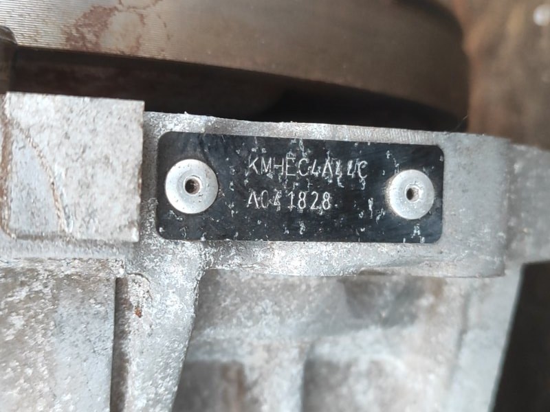 Двигатель бензин HYUNDAI SONATA YF 10-14 2.4 G4KK Двигатель бензин HYUNDAI SONATA YF 10-14 2.4 G4KK