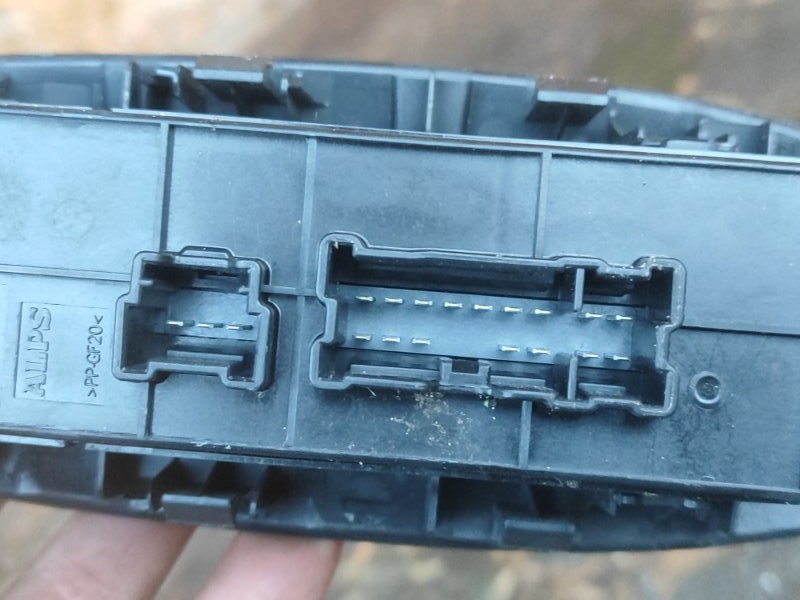 Блок управления стеклоподъемниками левый PATHFINDER R52 12-21 Блок управления стеклоподъемниками левый PATHFINDER R52 12-21