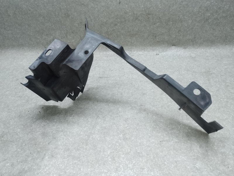 Дефлектор радиатора левый CX-7 06-12 2011 2.5 L (L5-VE)