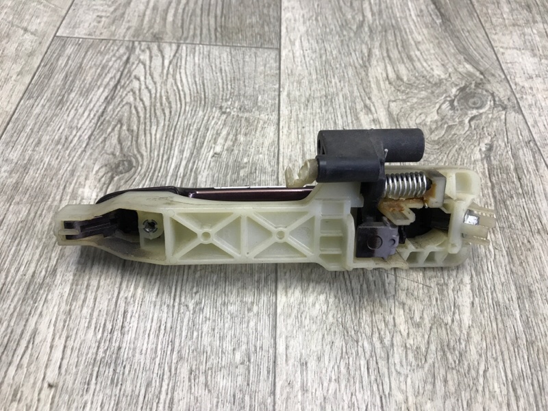 Ручка двери наружная задняя правая KIA FORTE/CERATO TD 08-13 TD 2.0 G4KD Ручка двери наружная задняя правая KIA FORTE/CERATO TD 08-13 TD 2.0 G4KD