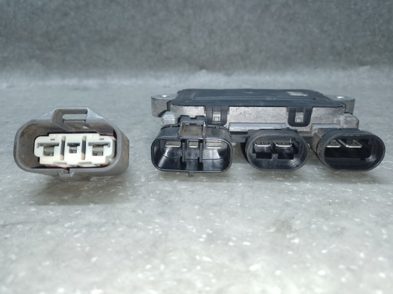 Блок управления вентилятором радиатора QX60/JX35 12-20 2014 2.5 QR25DER Блок управления вентилятором радиатора QX60/JX35 12-20 2014 2.5 QR25DER