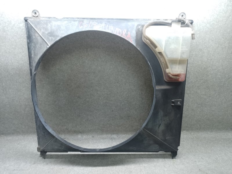 Запчасть диффузор вентилятора основного радиатора TOYOTA TUNDRA 07-13 5.7 3UR 167110S010 Б/У Диффузор вентилятора основного радиатора TOYOTA TUNDRA 07-13 5.7 3UR 167110S010 Б/У