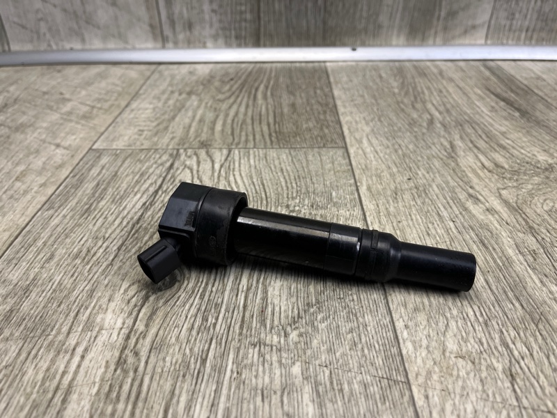 Запчасть катушка зажигания HYUNDAI ELANTRA MD 10-15 2012 1.8 G4NB 27300-2E000 Б/У Катушка зажигания HYUNDAI ELANTRA MD 10-15 2012 1.8 G4NB 27300-2E000 Б/У