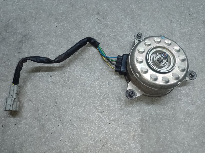 Запчасть мотор вентилятора охлаждения левый NISSAN X-TRAIL/ROGUE T32 13-20 2016 2.5 QR25DE 214814BA0A Б/У Мотор вентилятора охлаждения левый NISSAN X-TRAIL/ROGUE T32 13-20 2016 2.5 QR25DE 214814BA0A Б/У