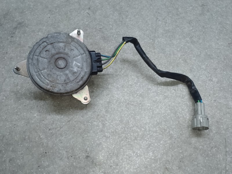 Мотор вентилятора охлаждения левый X-TRAIL/ROGUE T32 13-20 2016 2.5 QR25DE Мотор вентилятора охлаждения левый X-TRAIL/ROGUE T32 13-20 2016 2.5 QR25DE